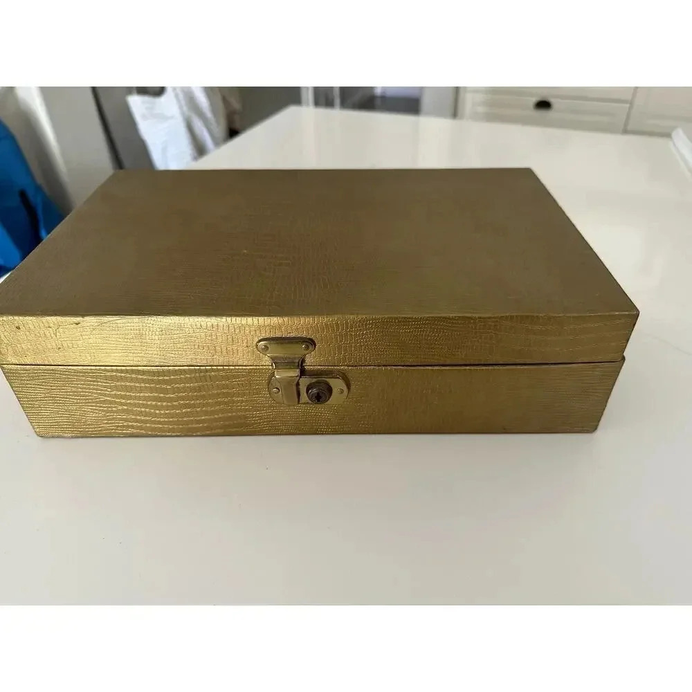 Vintage Faux leather gold jewelry box Made In USA - Picture 2 of 7